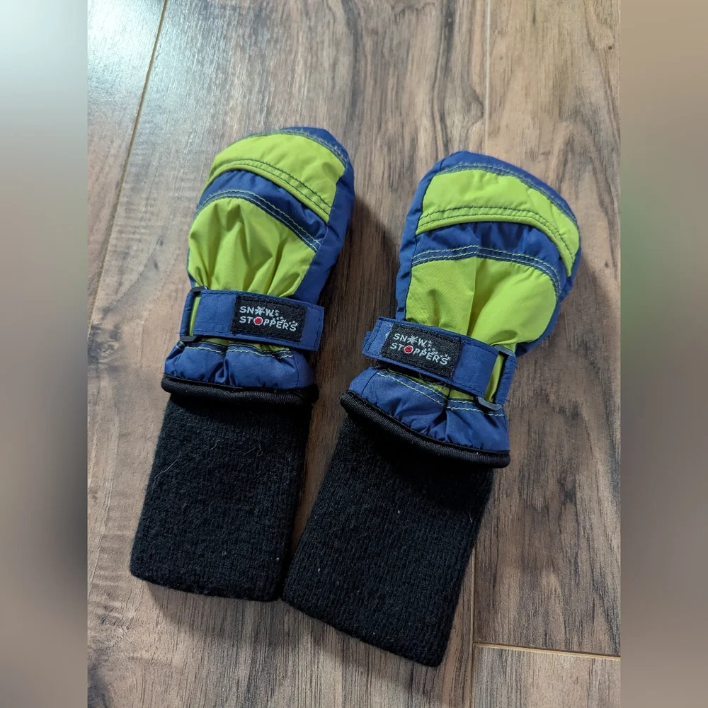 Snow Stopper Kids Mittens - Blue and Green. Age 1-2 Adjustable Wrist Strap.
